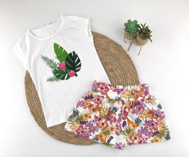 Conjunto niña hojas